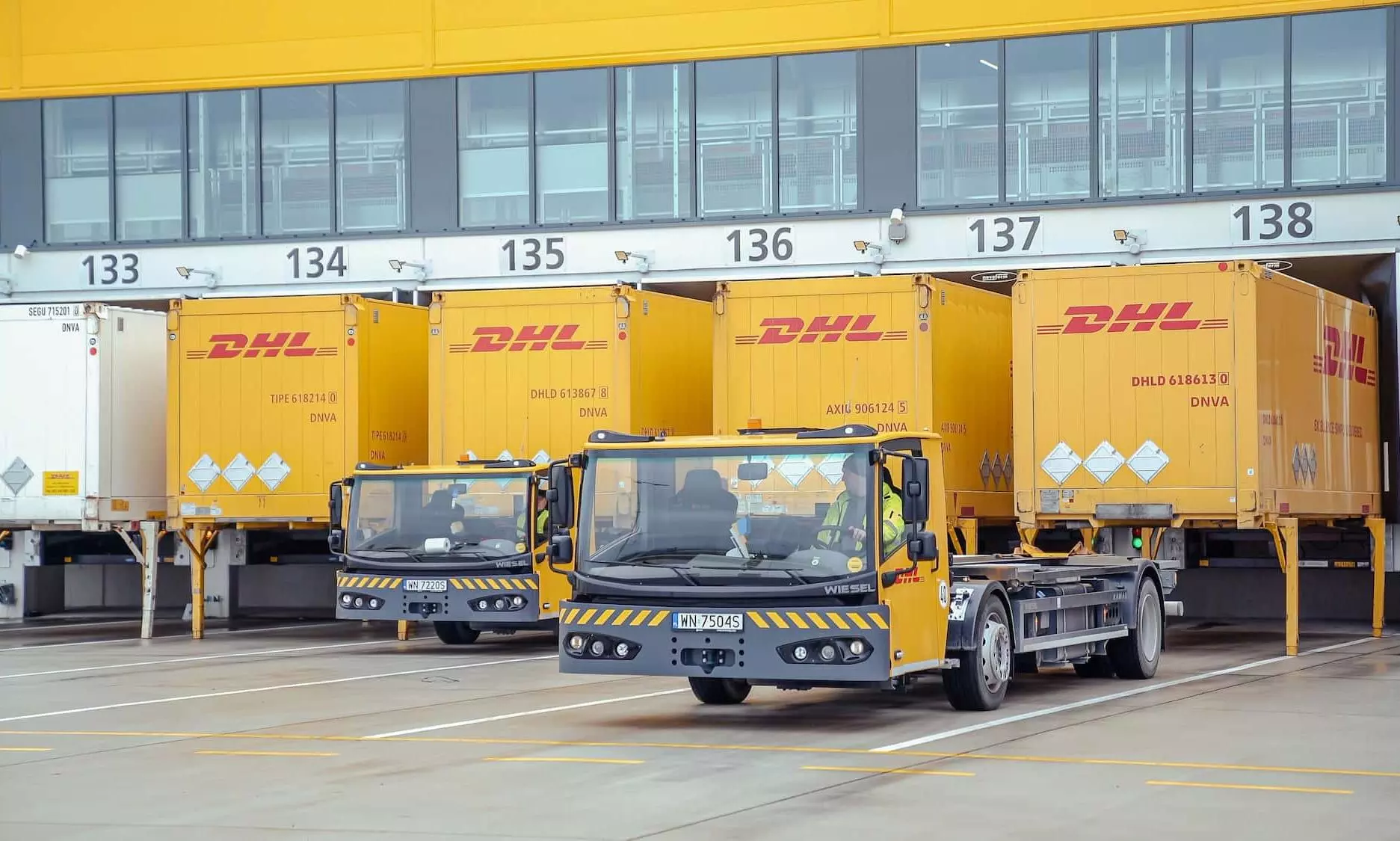 DHL maintains 2024 outlook, Q1 operating profit down at €1.3bn