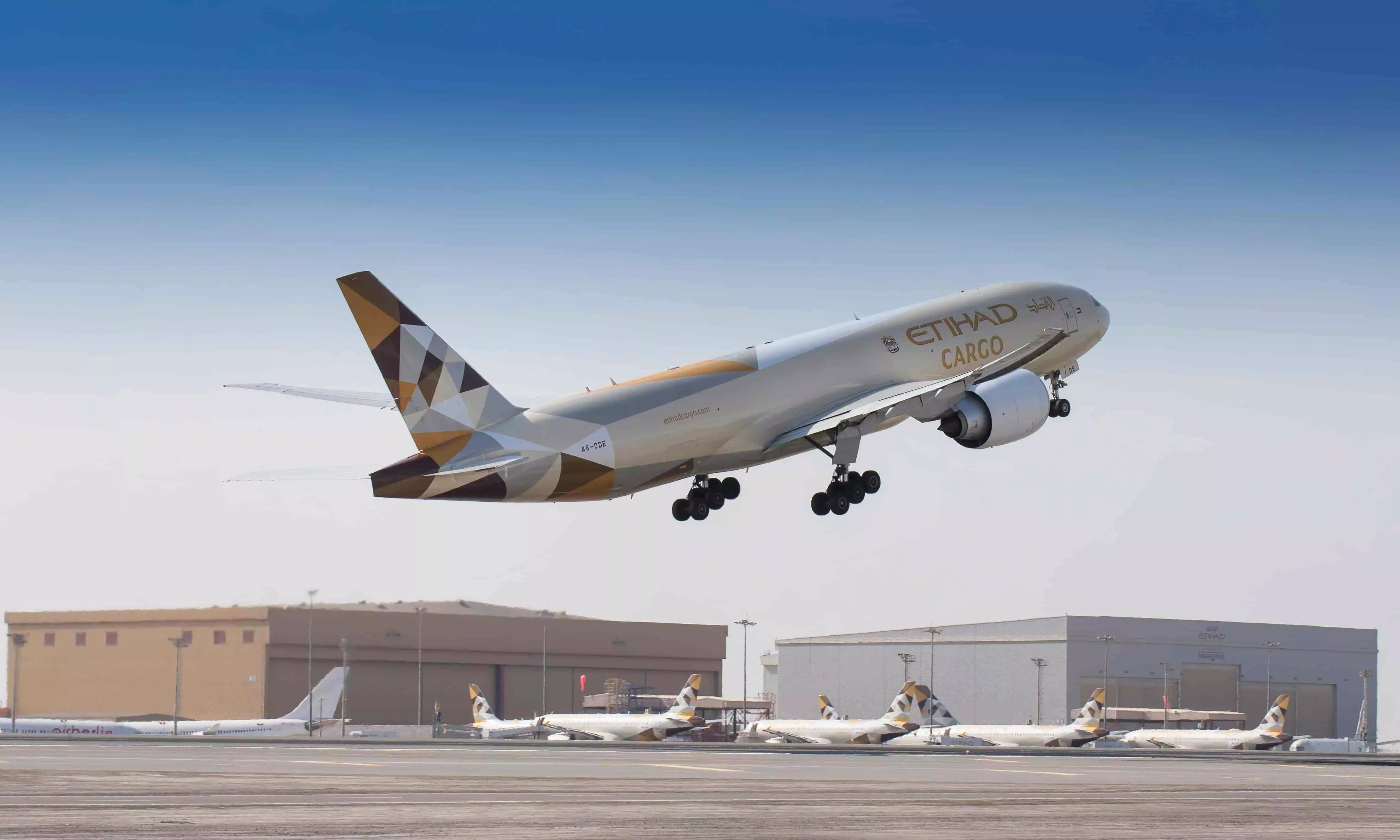 Etihad Cargo signs deal with Kuehne+Nagel for direct eBookings