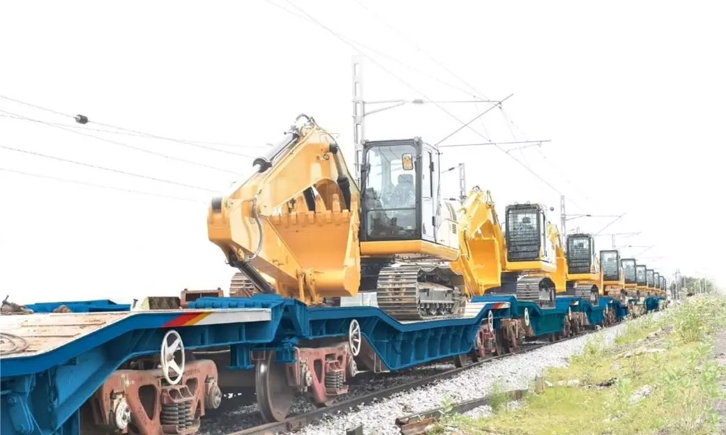 CJ Darcl transports 34 excavators via rail