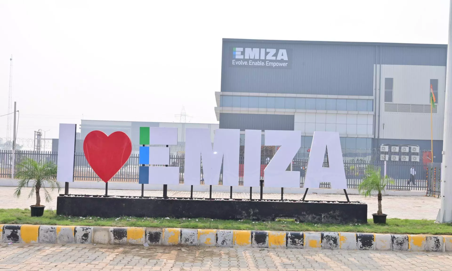 Emiza unveils 1,10,000 sq ft warehouse in Haryana